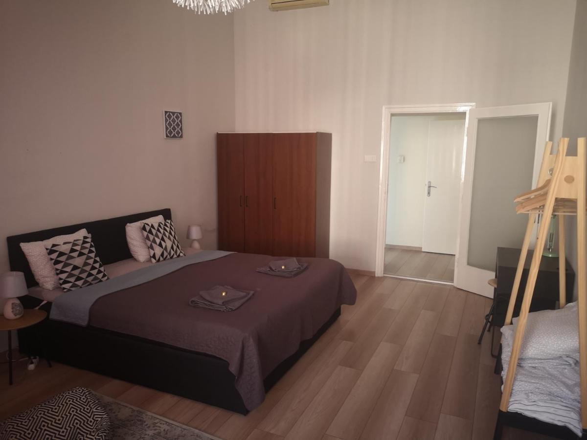 Palace - Belvarosi Apartman Eger Zewnętrze zdjęcie