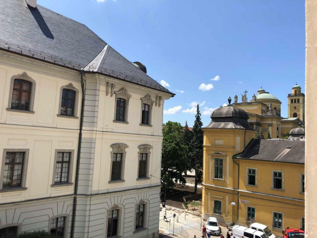 Palace - Belvarosi Apartman Eger Zewnętrze zdjęcie