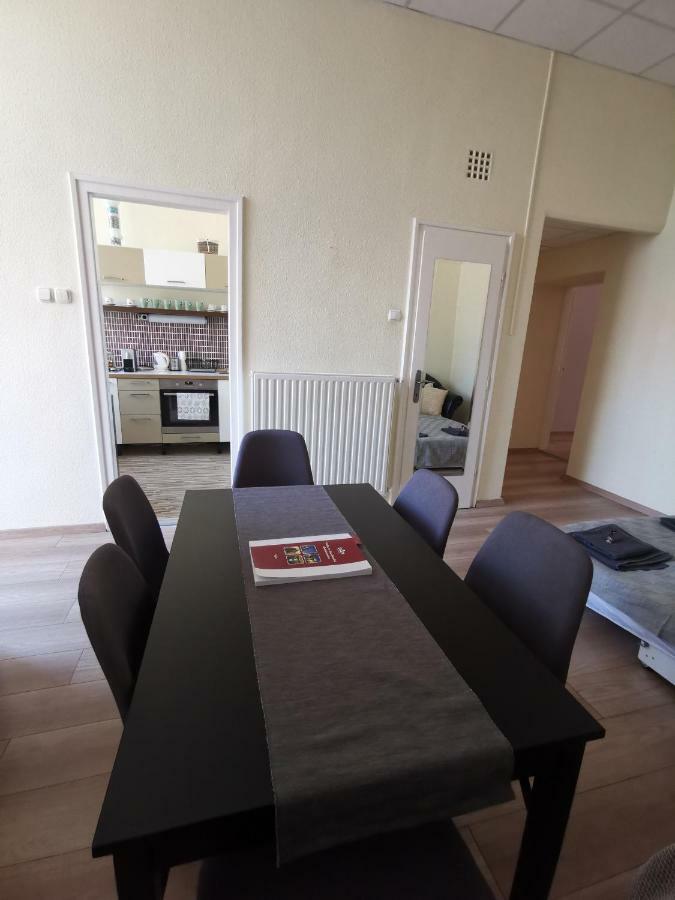 Palace - Belvarosi Apartman Eger Zewnętrze zdjęcie